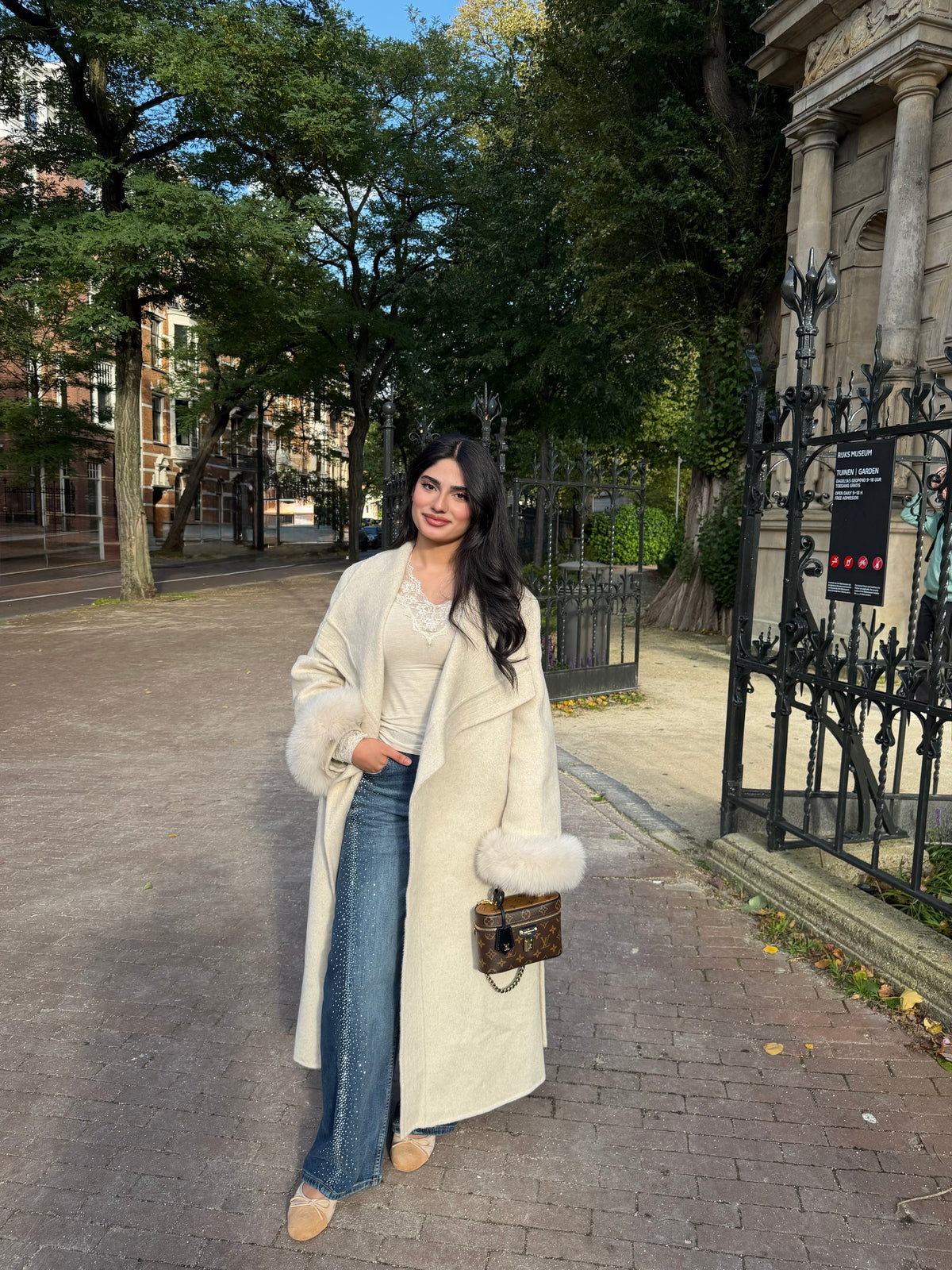 Sofia wool coat with removeable cufs-crème