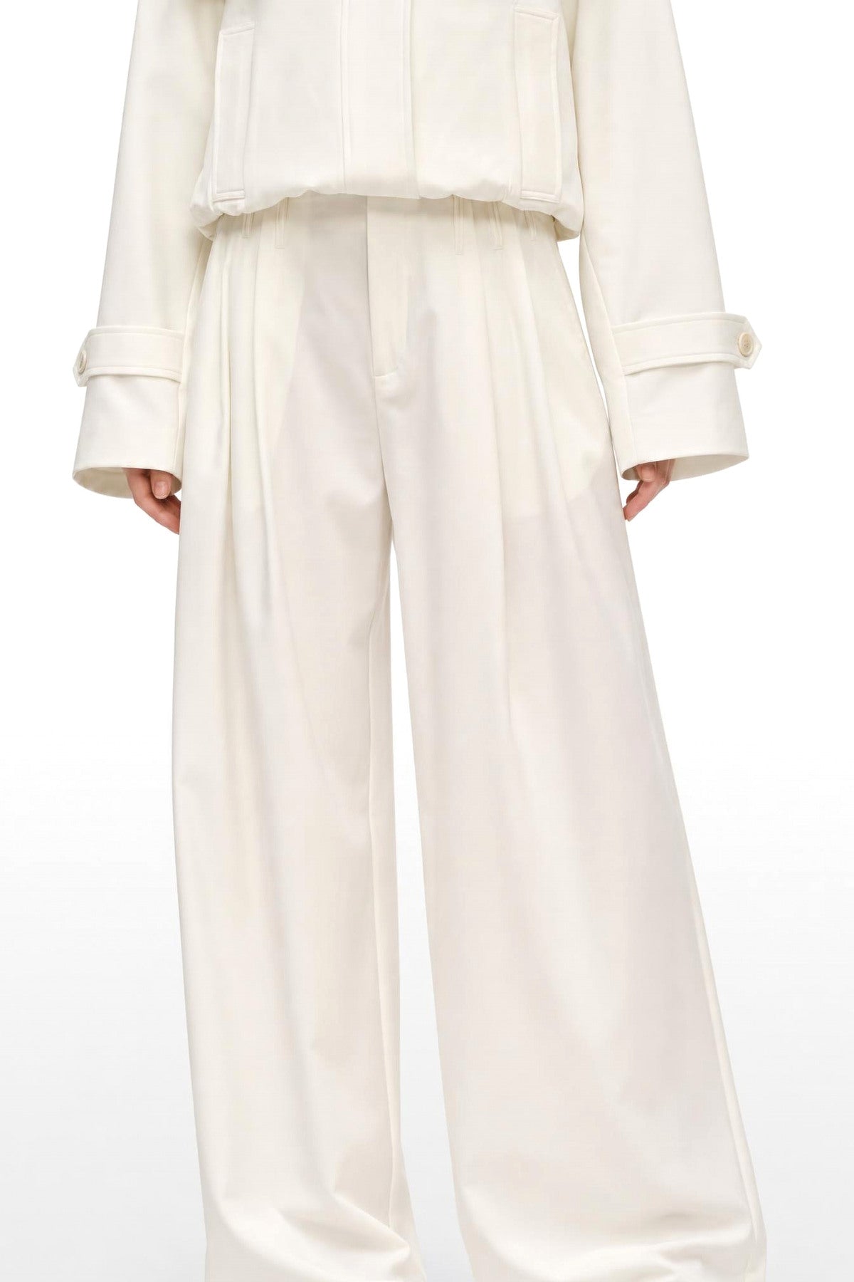 High-waisted trousers with welt loops on the waistband