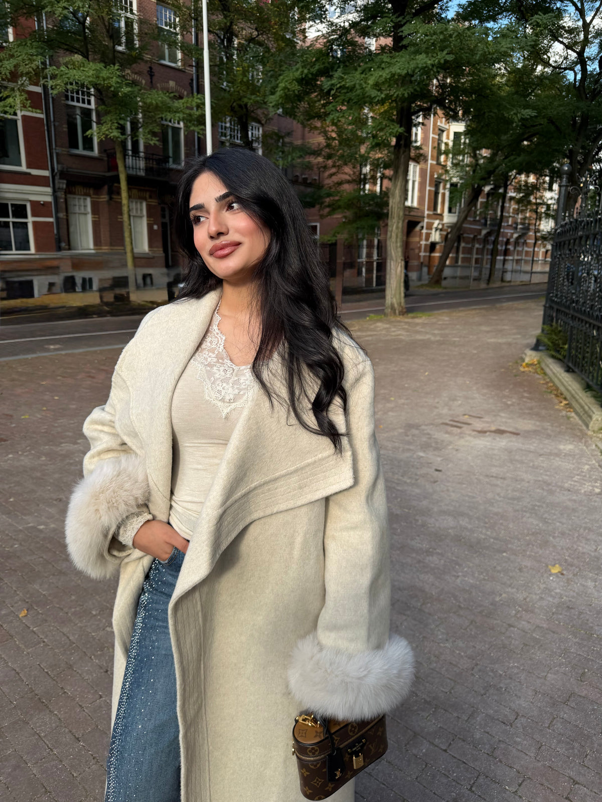 Sofia wool coat with removeable cufs-crème